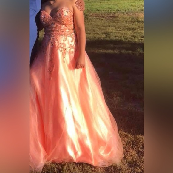 Coral prom/homecoming dress - Picture 2 of 2